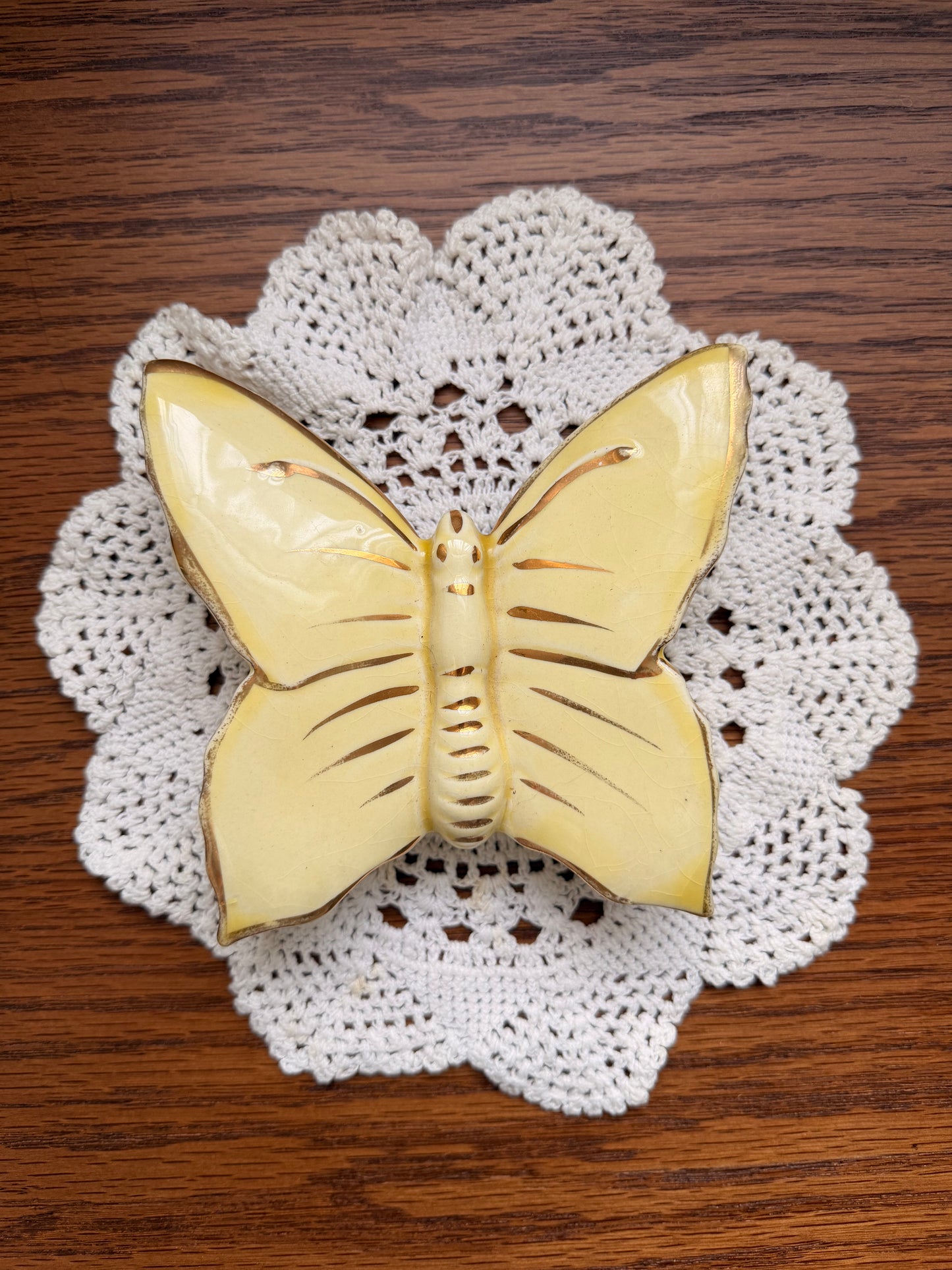 Small gold leaf butterfly wall vase