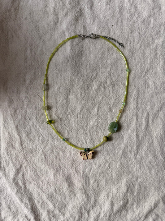 Dainty butterfly - pale green